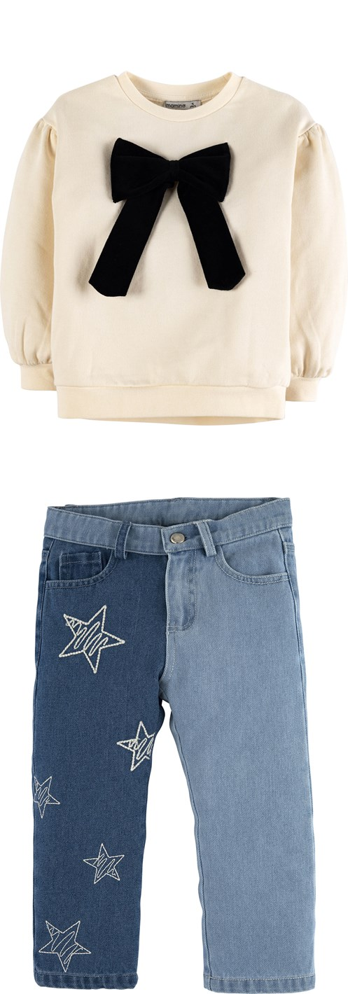 Sweatshirt & Jeans Bundle